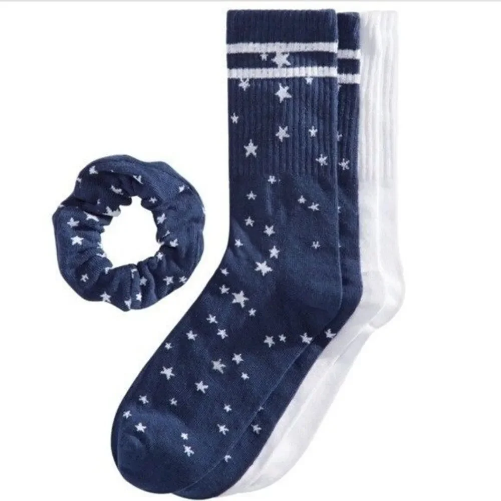Bundle 6 socks and 3 scrunchies set Jenni  Pack Tie Dye size 9-11